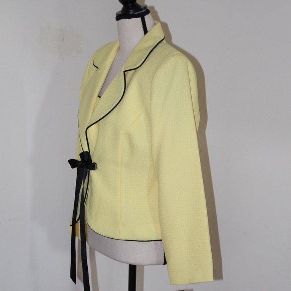 Bundle Positive Attitude, Yellow Blazer, top & black ivory jacket, top & pants - Picture 4 of 16
